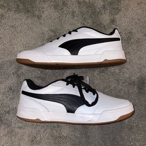 NWOT Puma Caracal White Black Vapor Grey Sneakers Size 10